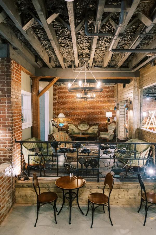 The Nuwray Hotel & Carriage House Burnsville 외부 사진