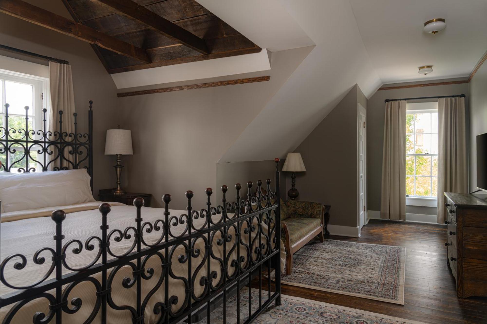 The Nuwray Hotel & Carriage House Burnsville 외부 사진