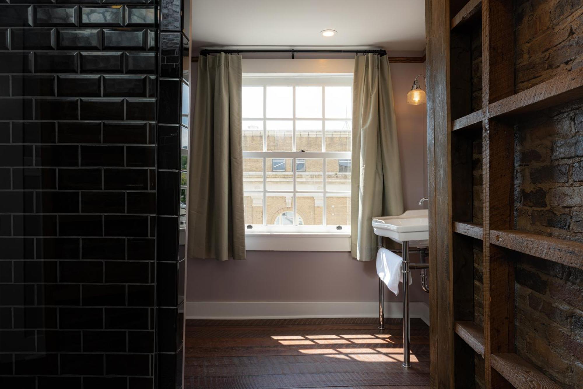 The Nuwray Hotel & Carriage House Burnsville 외부 사진