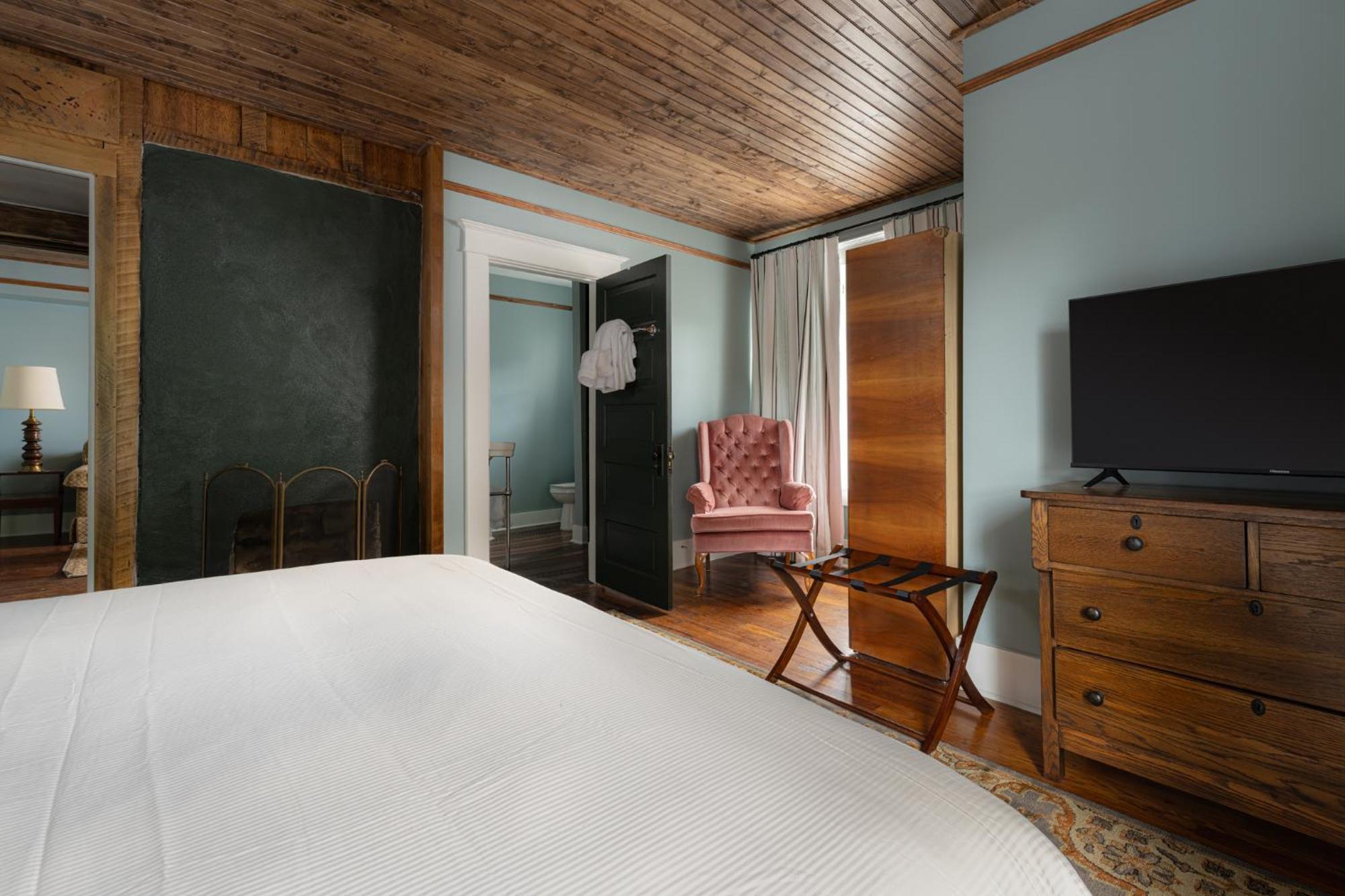 The Nuwray Hotel & Carriage House Burnsville 외부 사진