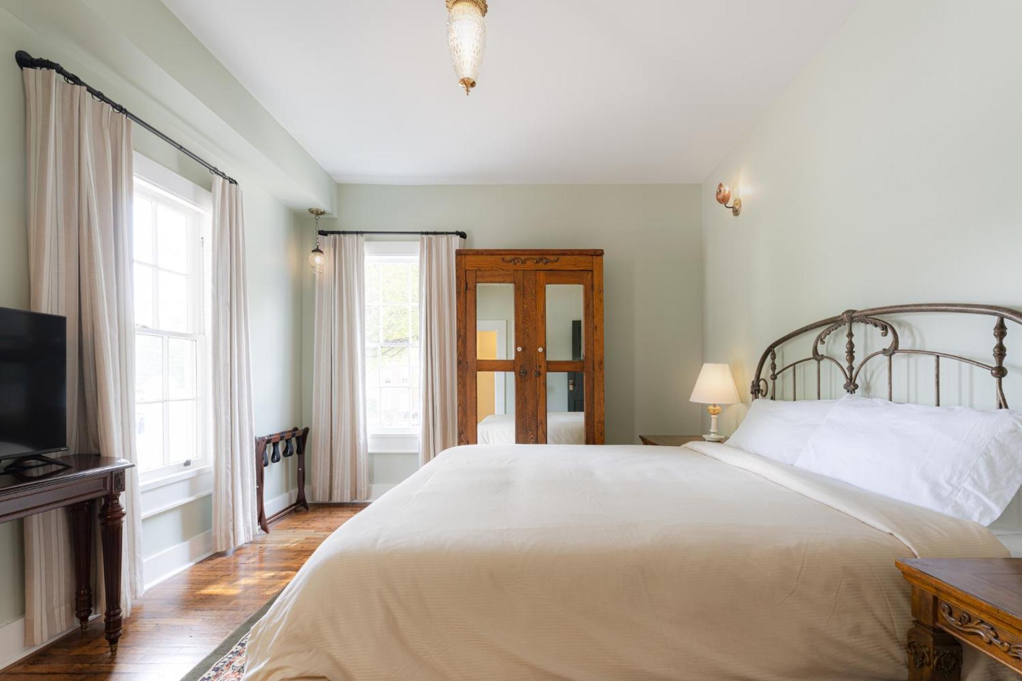 The Nuwray Hotel & Carriage House Burnsville 외부 사진