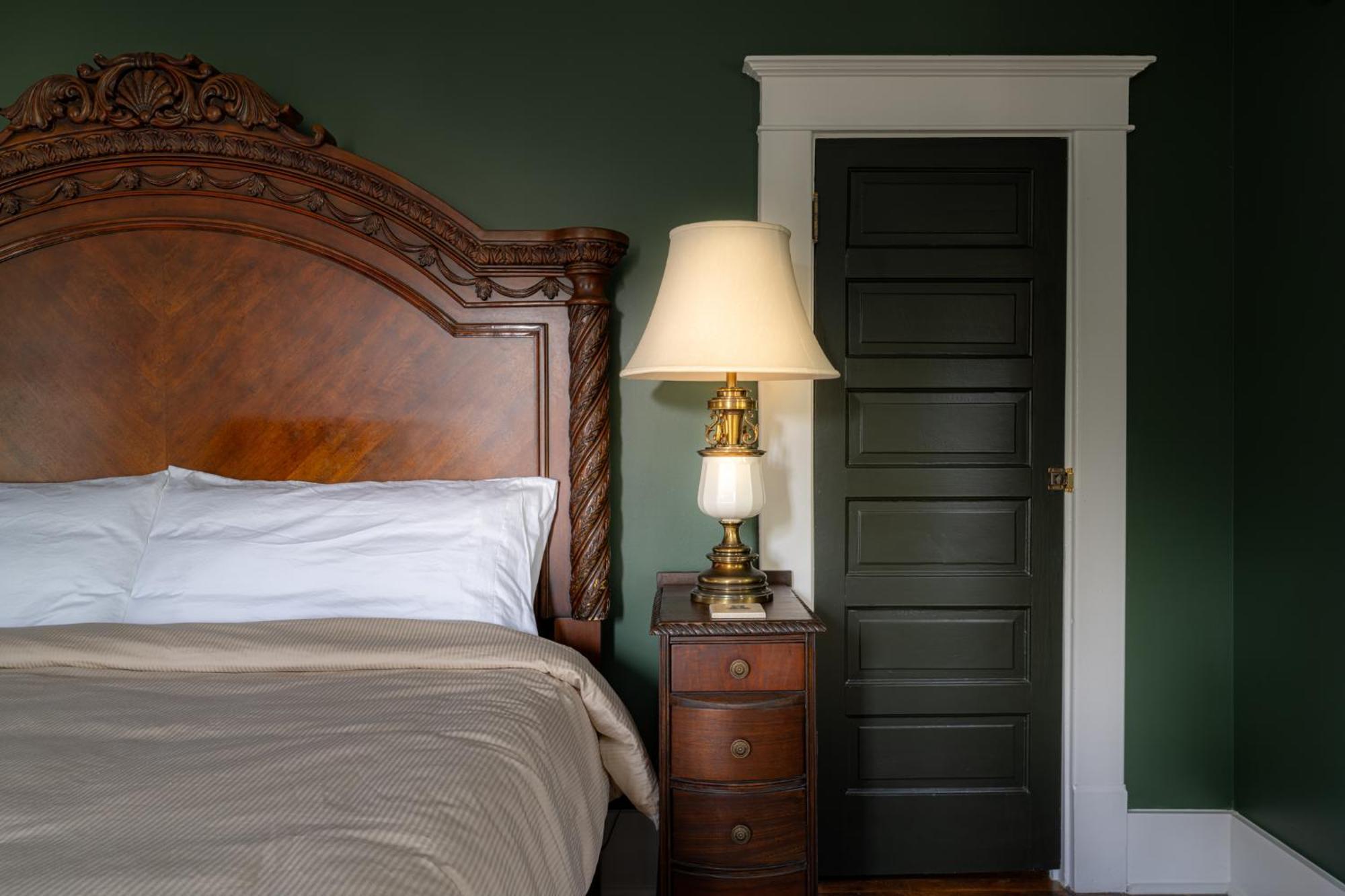 The Nuwray Hotel & Carriage House Burnsville 외부 사진