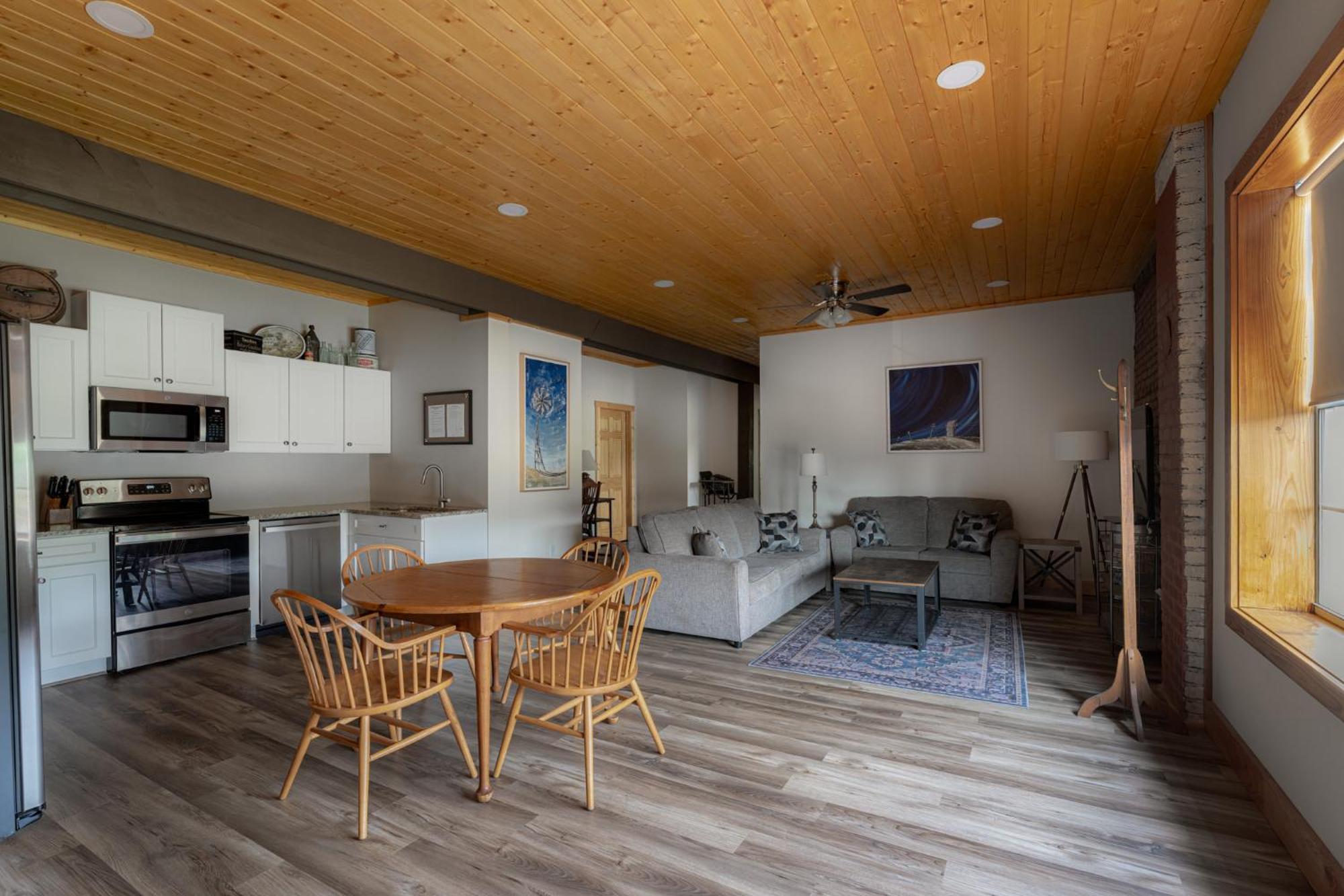The Nuwray Hotel & Carriage House Burnsville 외부 사진